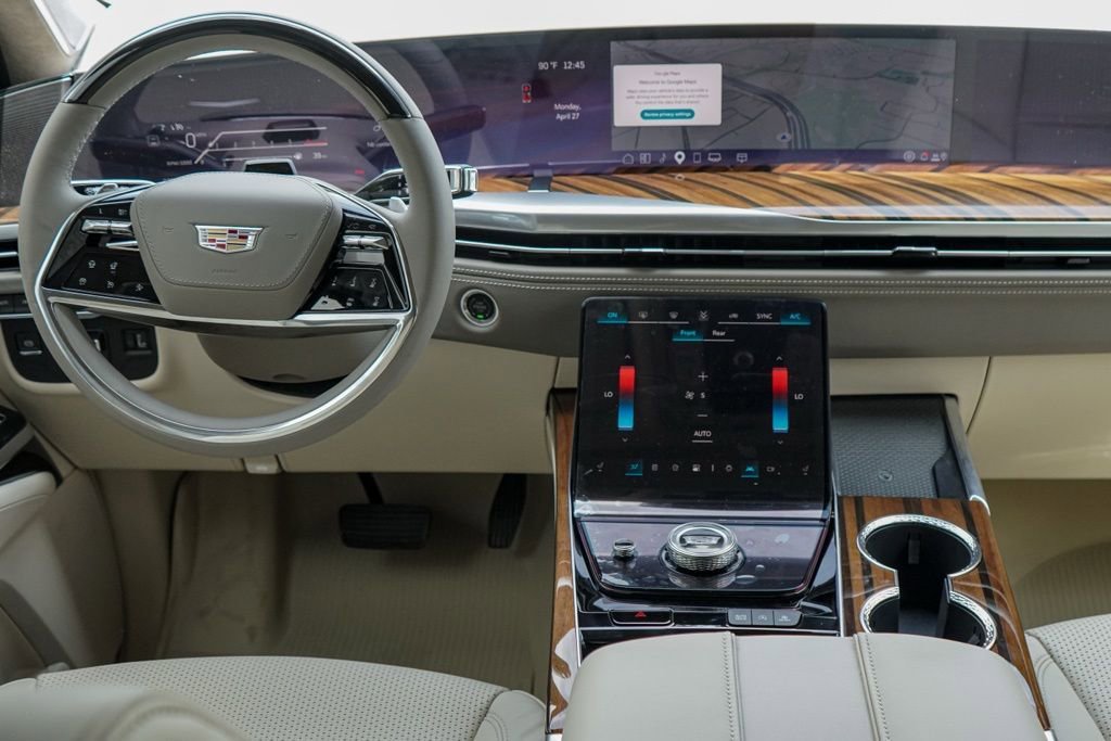 New 2026 Cadillac Escalade ESV Platinum Sport w/ LPO, ONYX Package AWD/4WD image 23