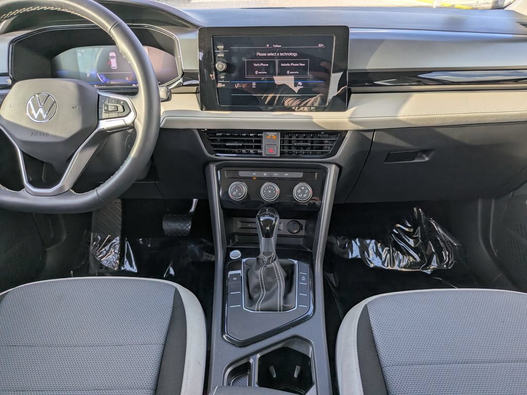 Certified 2025 Volkswagen Taos S FWD image 12