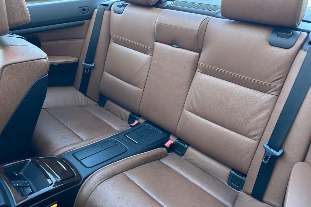 Used 2011 BMW 328i Convertible image 12