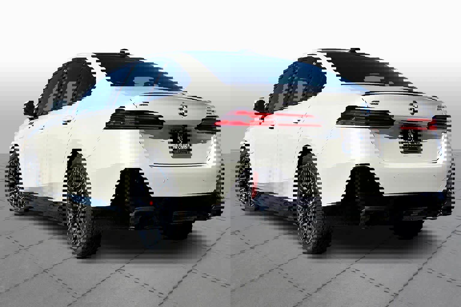 Used 2026 BMW 550e xDrive w/ Executive Package image 12