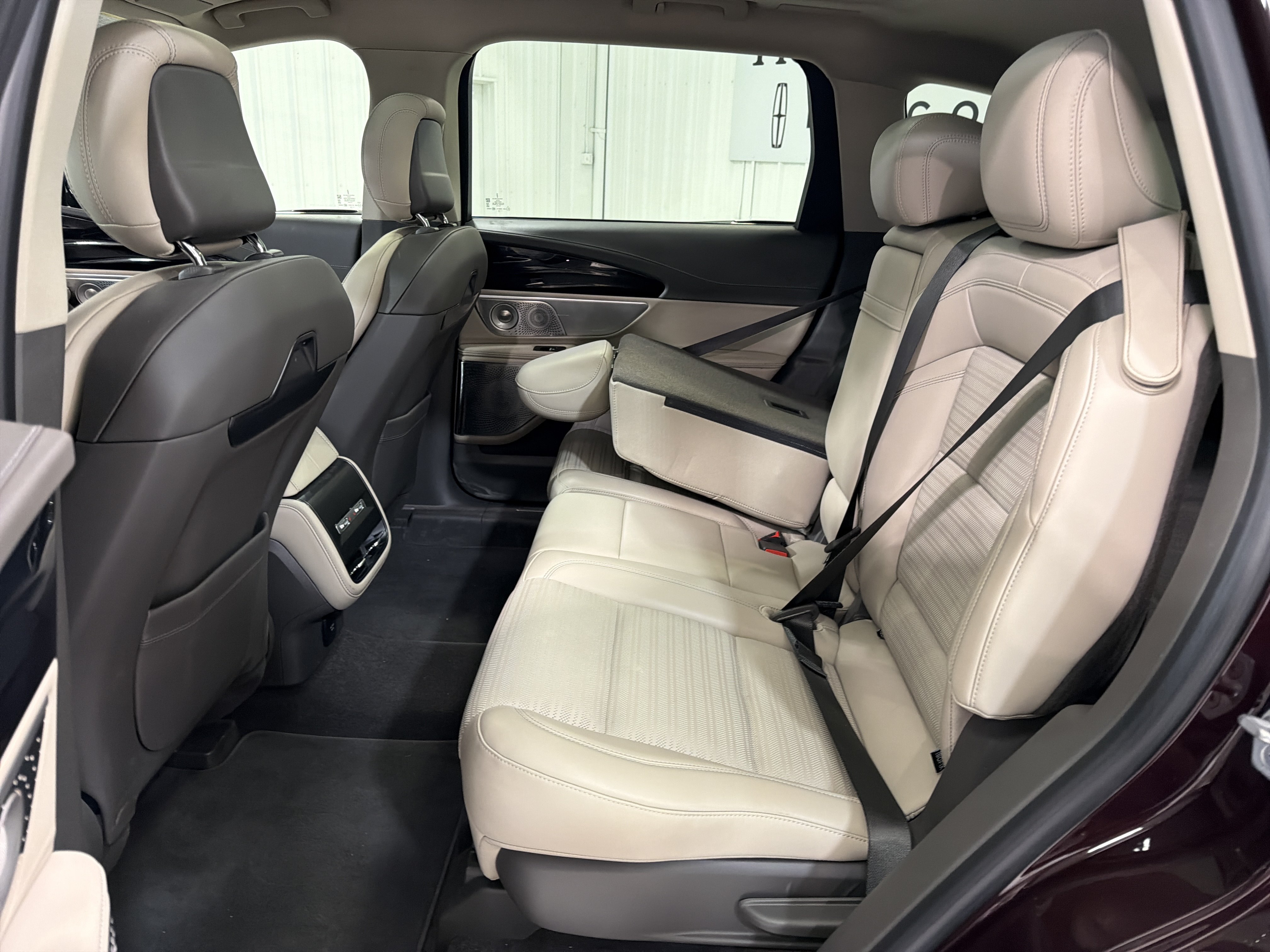 Used 2025 Lincoln Nautilus Reserve AWD/4WD image 10