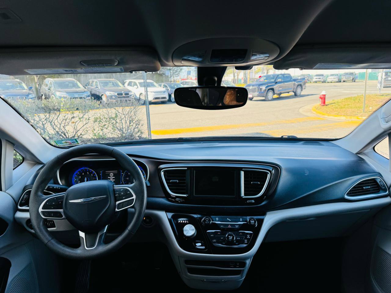 Used 2018 Chrysler Pacifica Touring Plus w/ Tire & Wheel Group FWD image 30