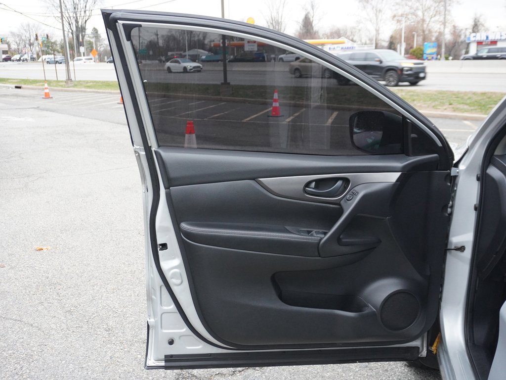 Used 2019 Nissan Rogue Sport S w/ Appearance Package image 19