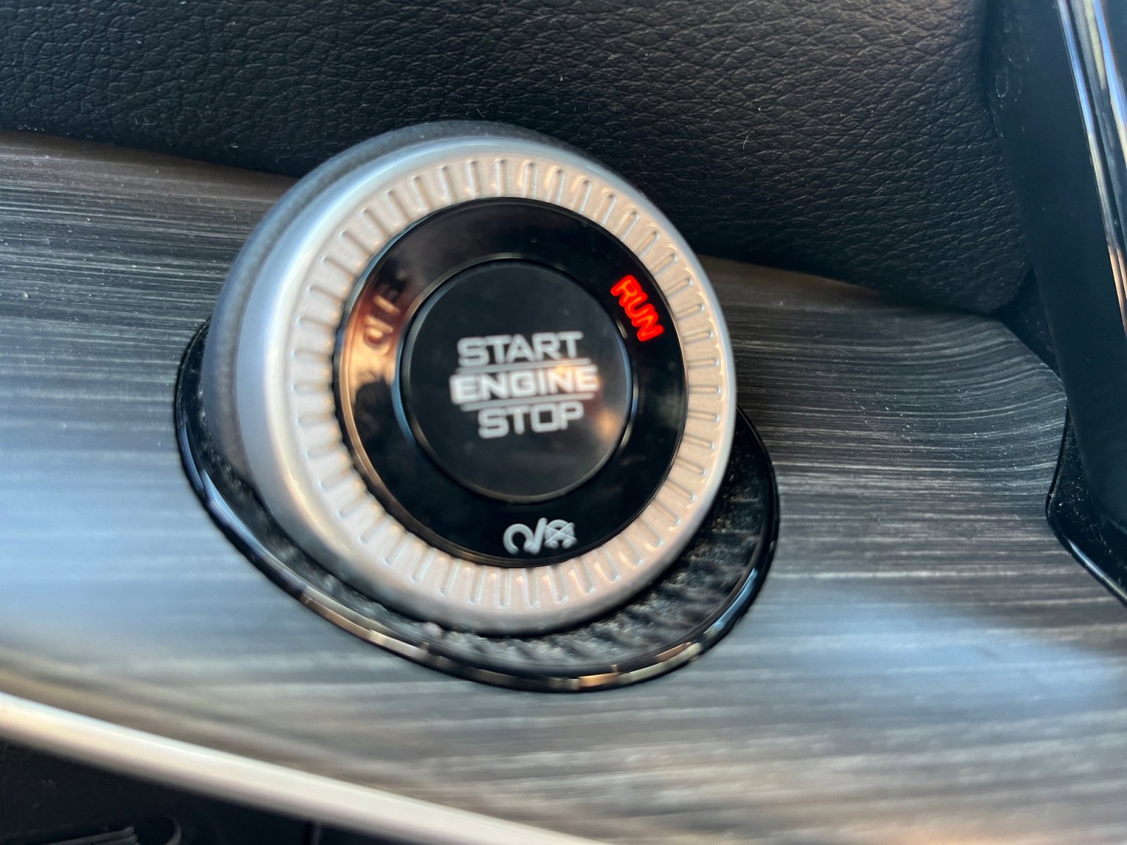 Certified 2024 Jeep Wagoneer L Series II image 30