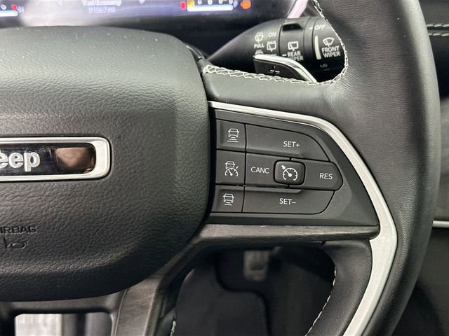 Used 2022 Jeep Grand Cherokee L Limited w/ Black Appearance Package image 25