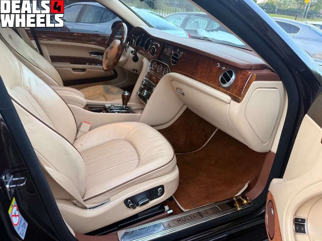 Used 2012 Bentley Mulsanne RWD image 32