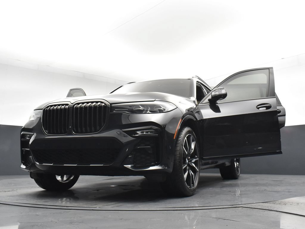 Used 2022 BMW X7 xDrive40i w/ M Sport Package AWD/4WD image 29