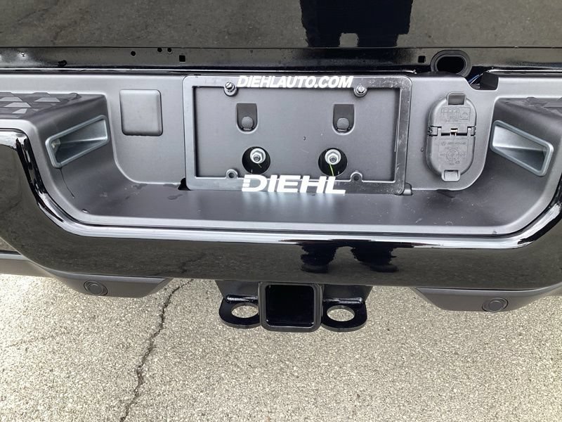 New 2026 RAM 2500 Laramie w/ Night Edition AWD/4WD image 15
