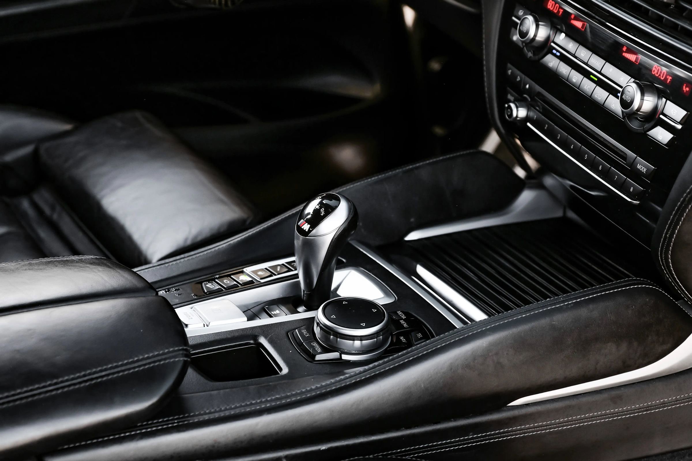 Used 2016 BMW X5 M image 31