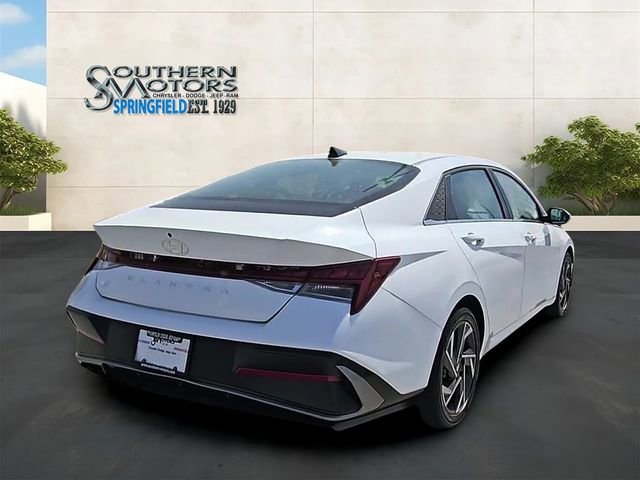 Used 2025 Hyundai Elantra SEL FWD image 30