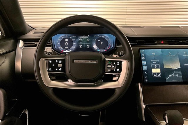 Certified 2025 Land Rover Range Rover SE image 4
