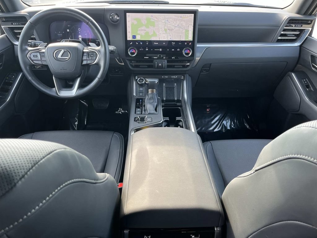 Used 2024 Lexus GX 550 w/ Accessory Package (2T) AWD/4WD image 9