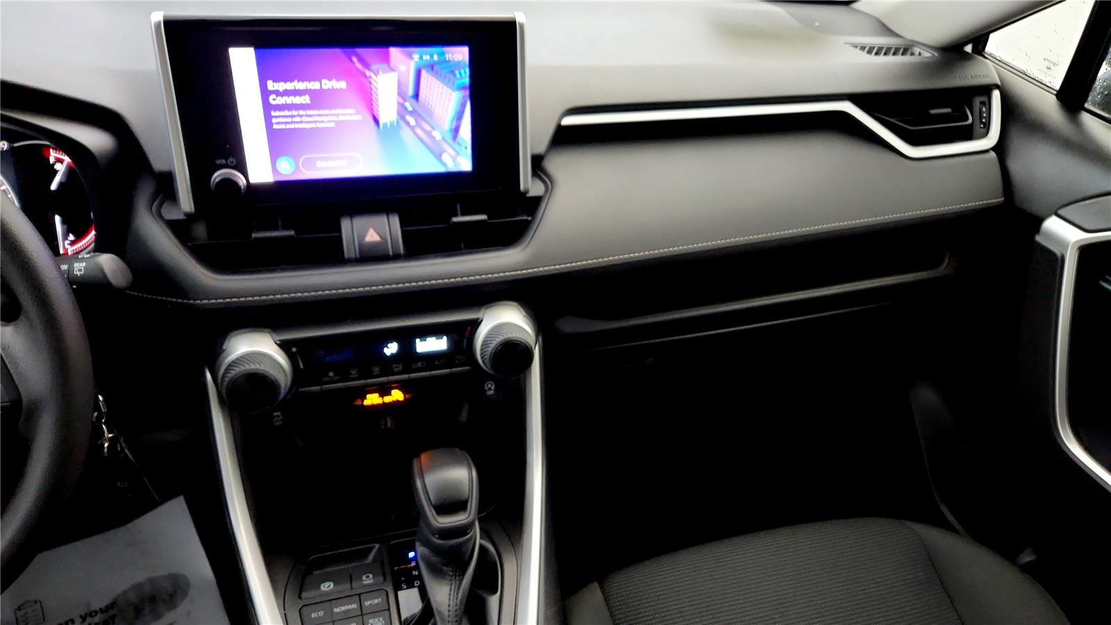 Used 2023 Toyota RAV4 LE image 29