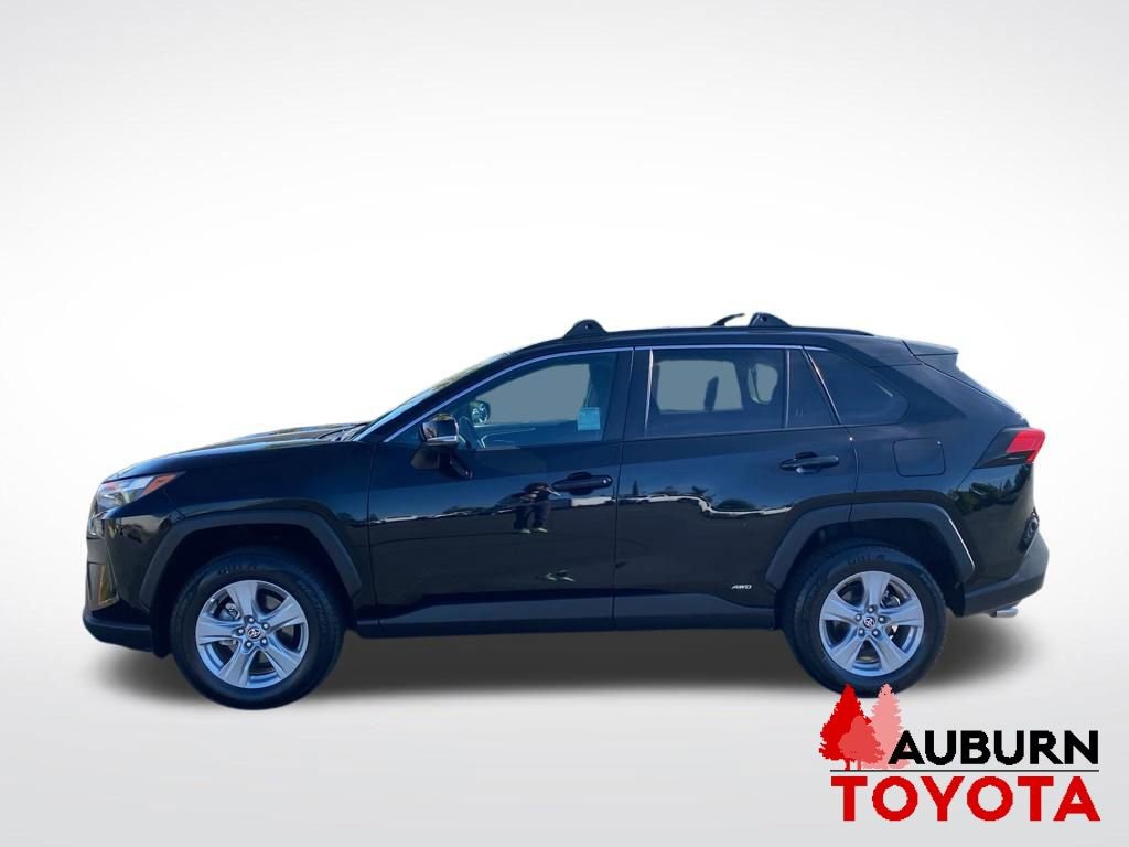 Used 2022 Toyota RAV4 XLE w/ XLE Grade Weather Package AWD/4WD image 4