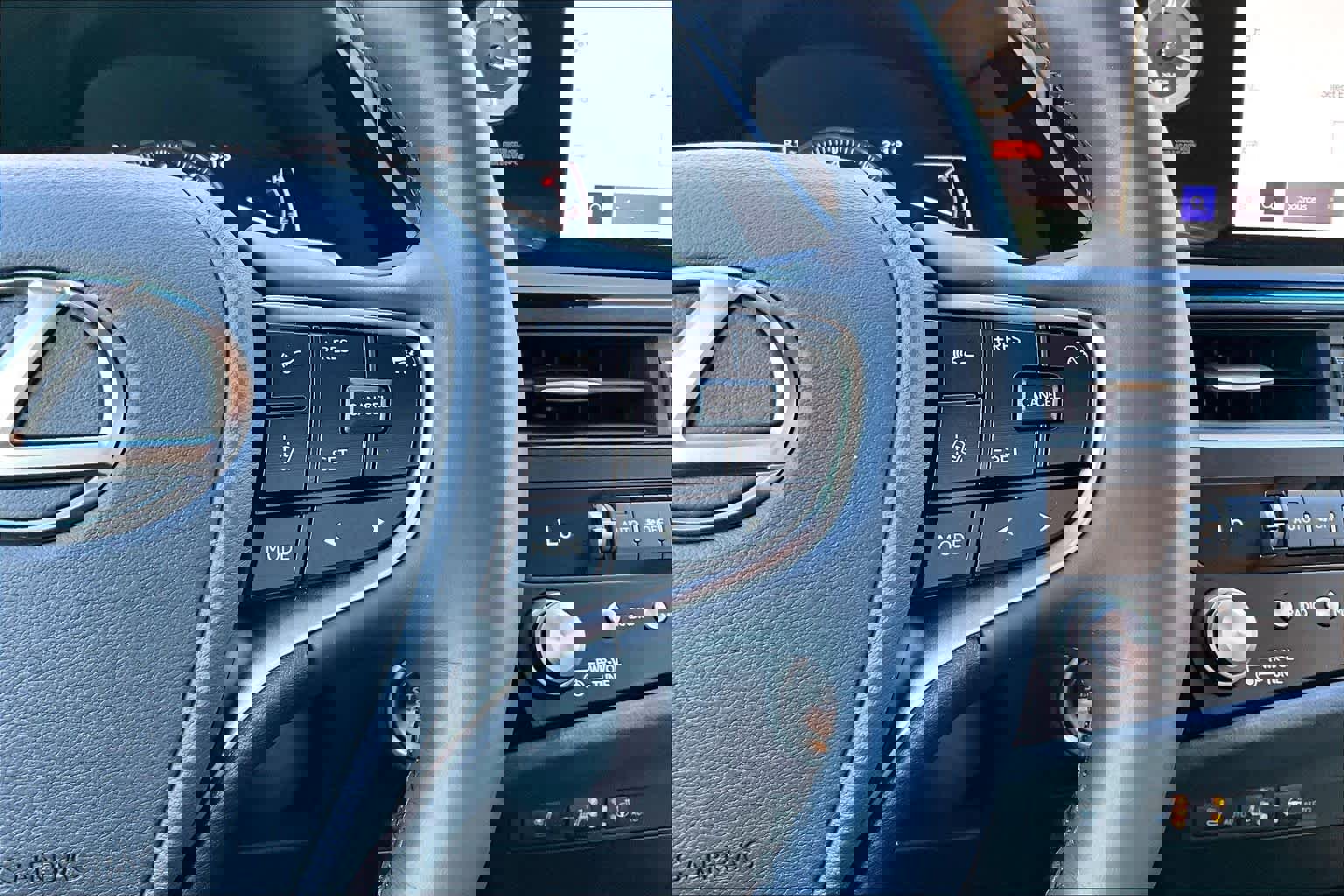 Used 2025 Lexus ES 350 w/ Premium Package image 23