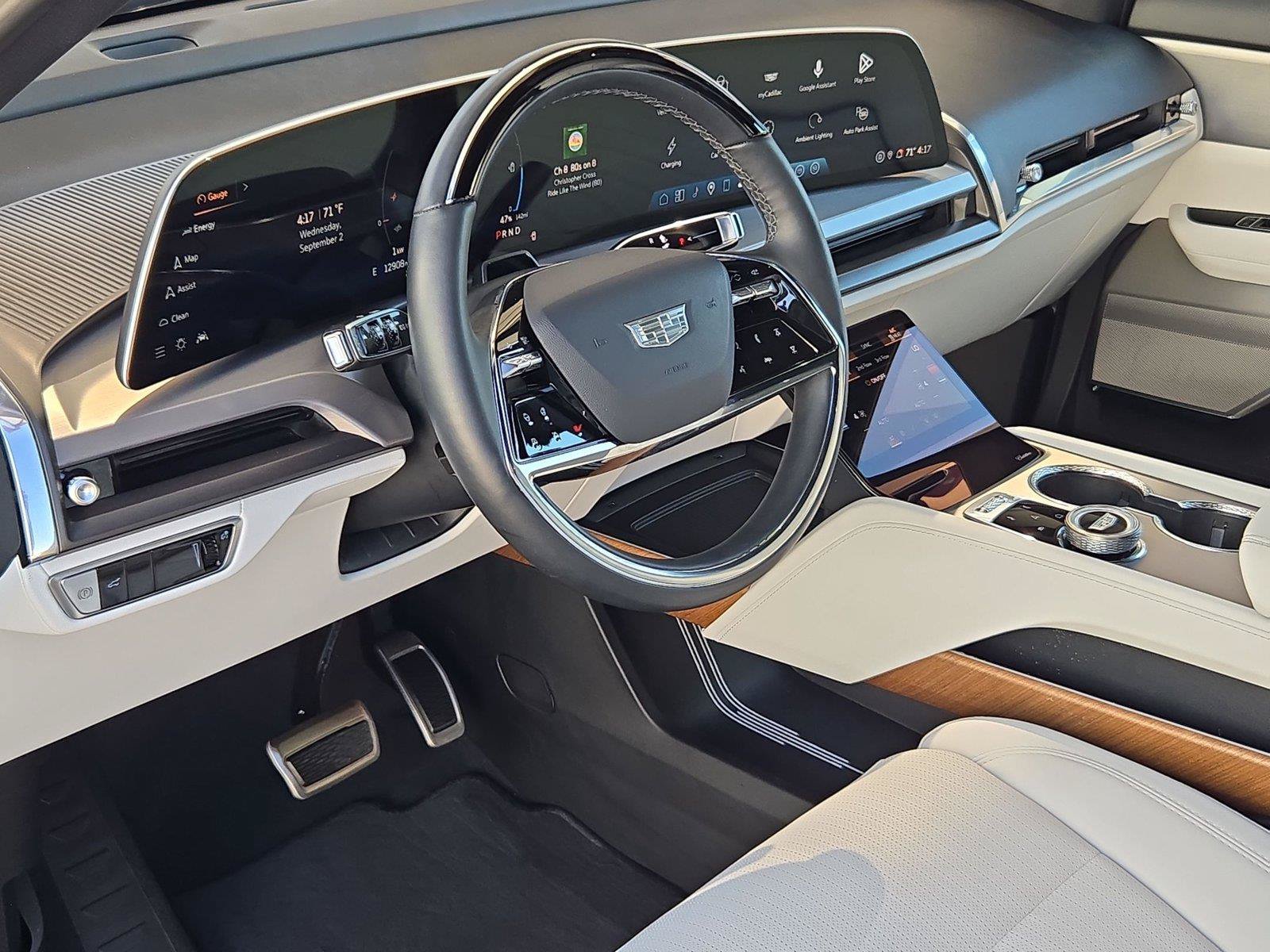 Certified 2026 Cadillac Vistiq Luxury AWD/4WD image 10