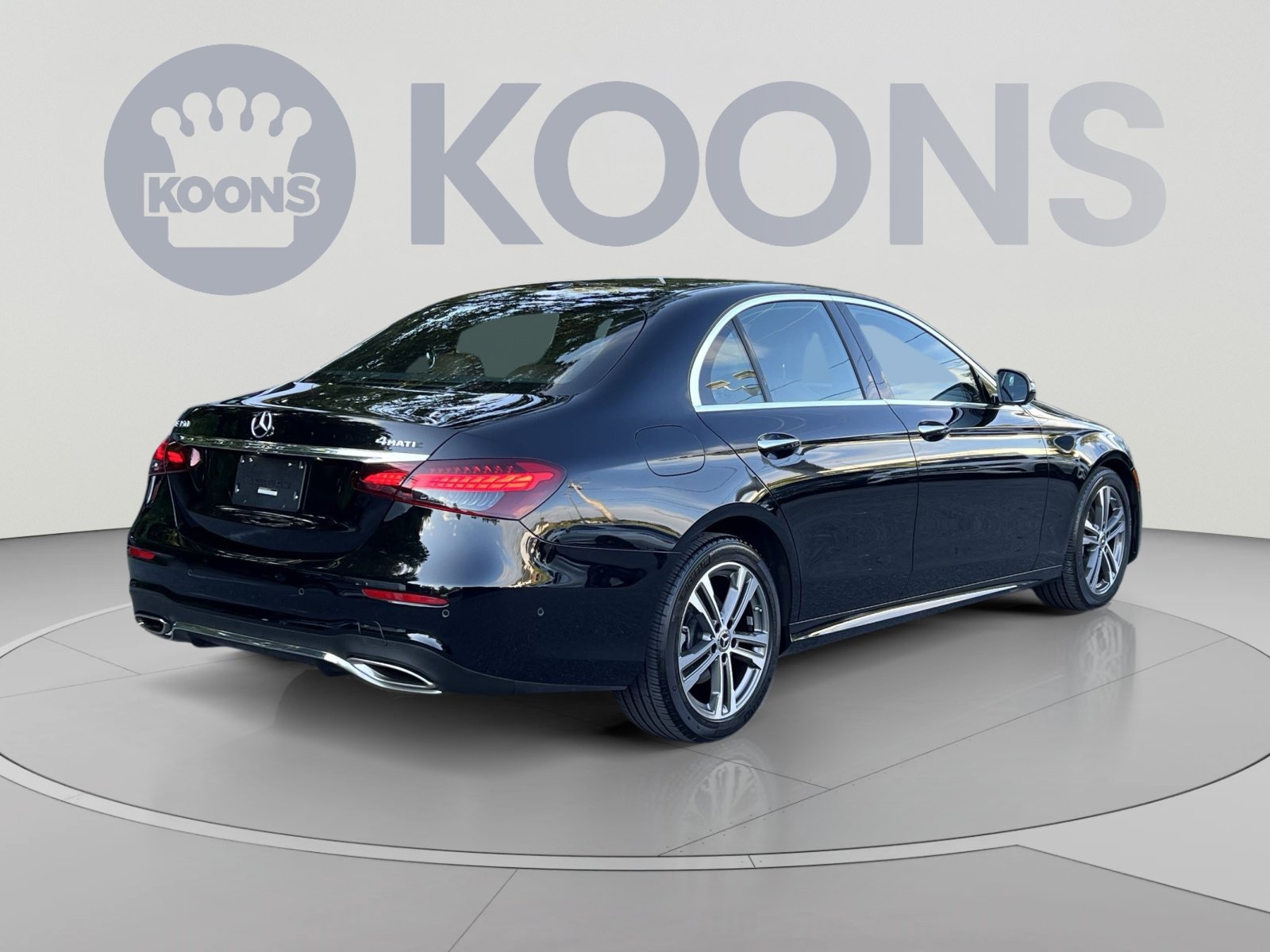 Used 2022 Mercedes-Benz E 350 4MATIC Sedan image 11