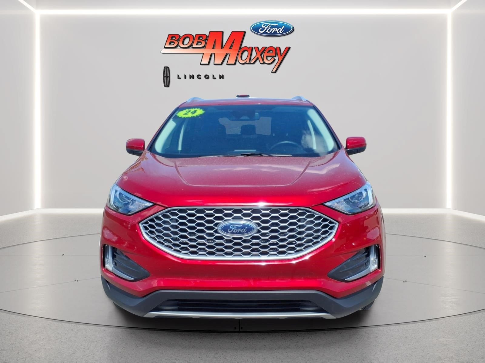 Used 2024 Ford Edge SEL w/ Convenience Package AWD/4WD image 2