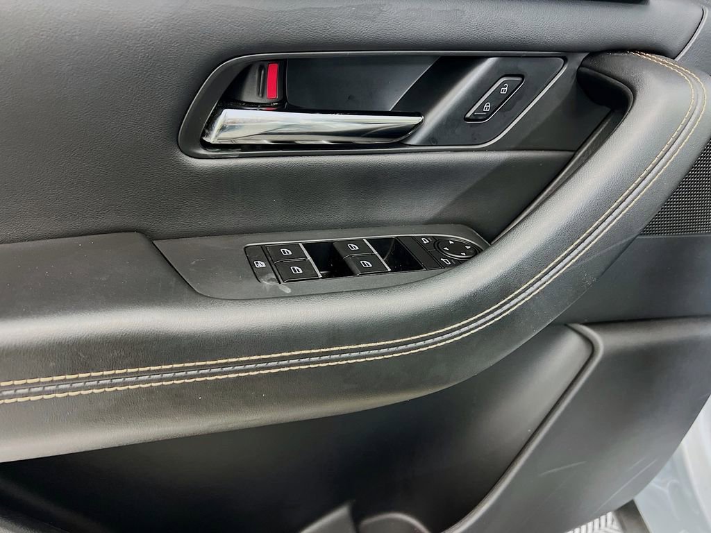 Certified 2025 MAZDA CX-90 Plug-In Hybrid w/Premium Sport image 25