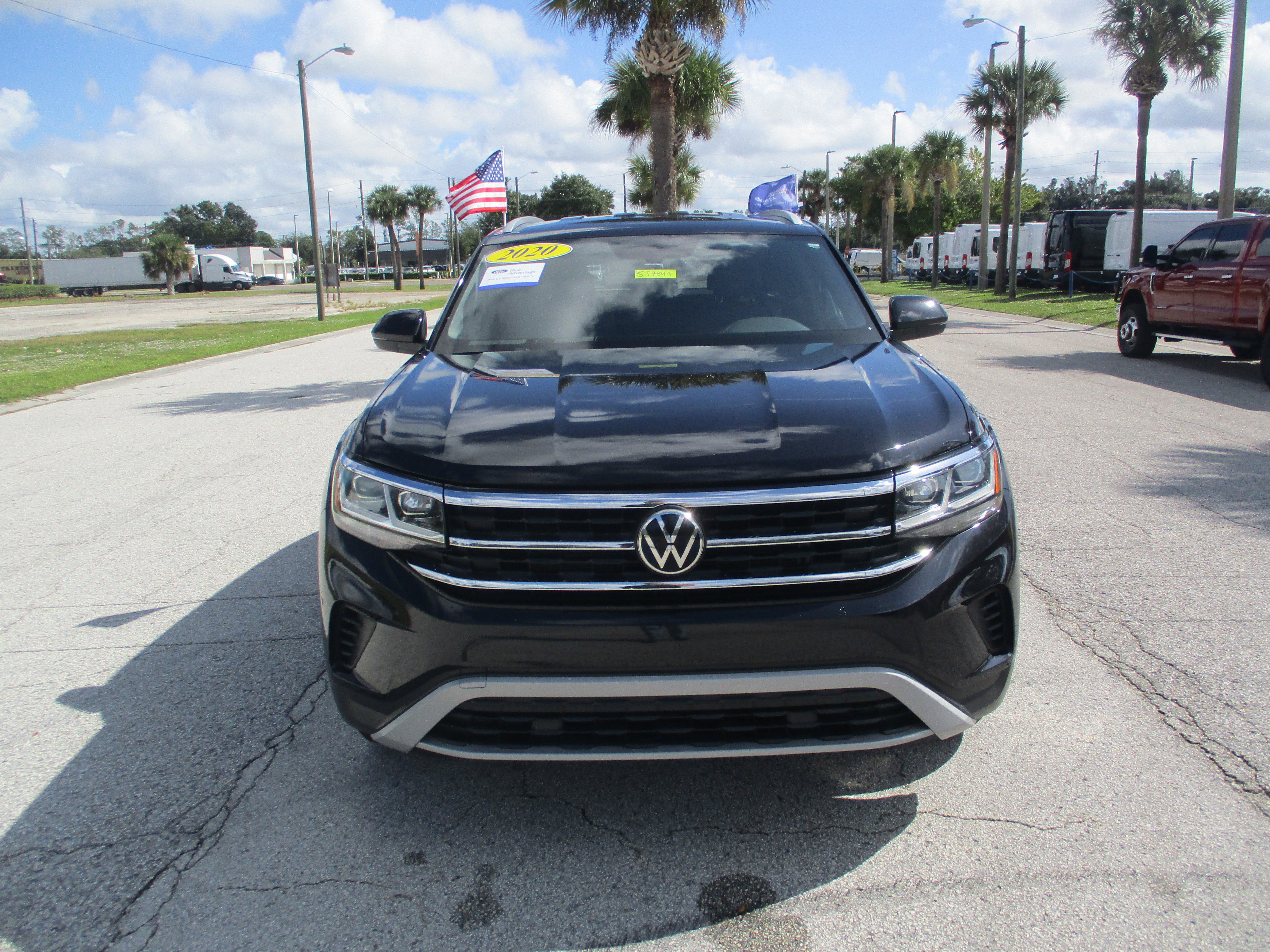 Used 2020 Volkswagen Atlas Cross Sport SE image 2