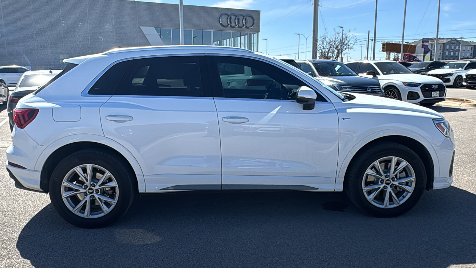 Used 2025 Audi Q3 2.0T Premium Plus w/ Premium Plus Package image 8