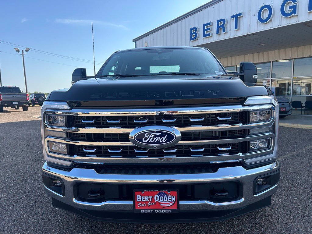 New 2027 Ford F350 Lariat w/ Camper Package RWD image 2