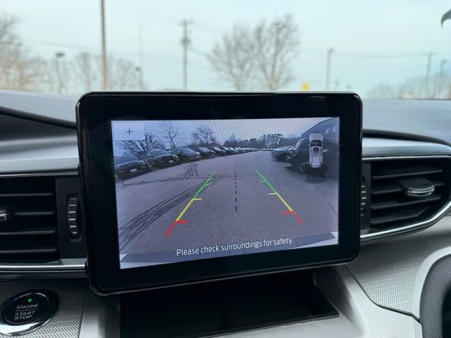 Used 2021 Ford Explorer XLT w/ Equipment Group 202A image 10