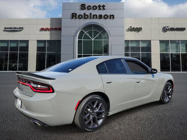 Used 2019 Dodge Charger SXT w/ Blacktop Package image 4