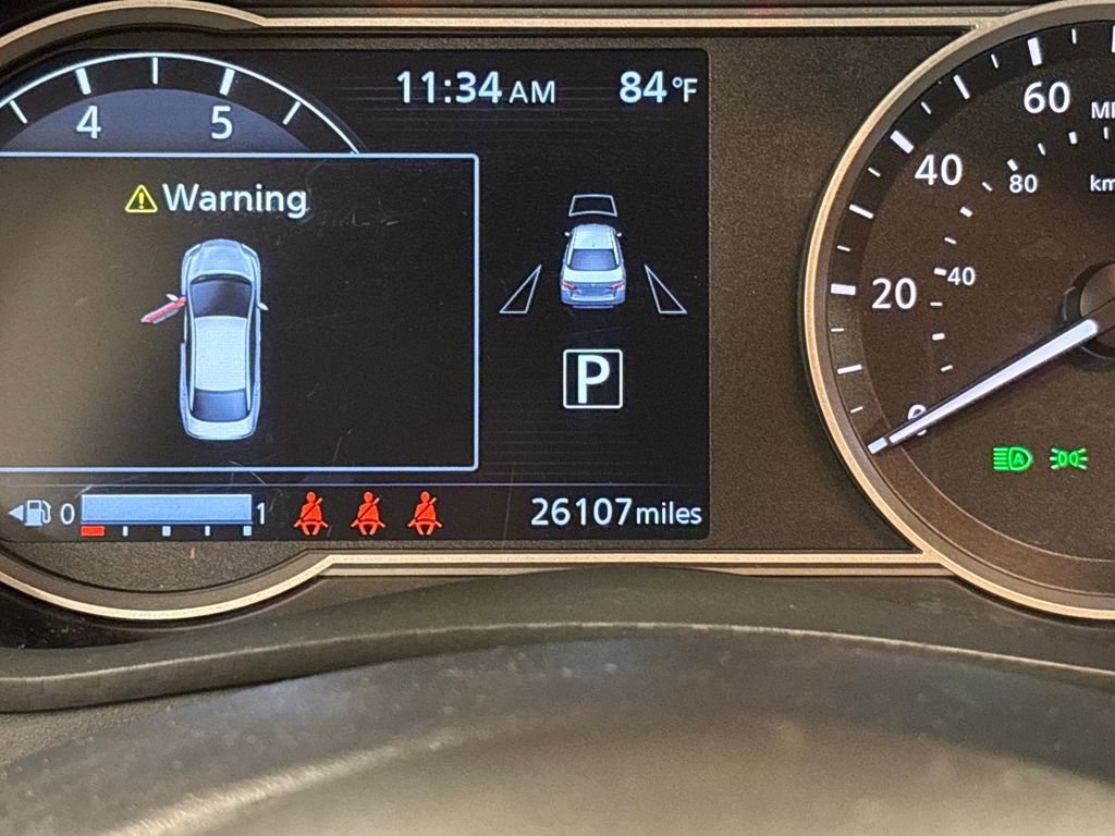 Used 2025 Nissan Versa SV FWD image 33