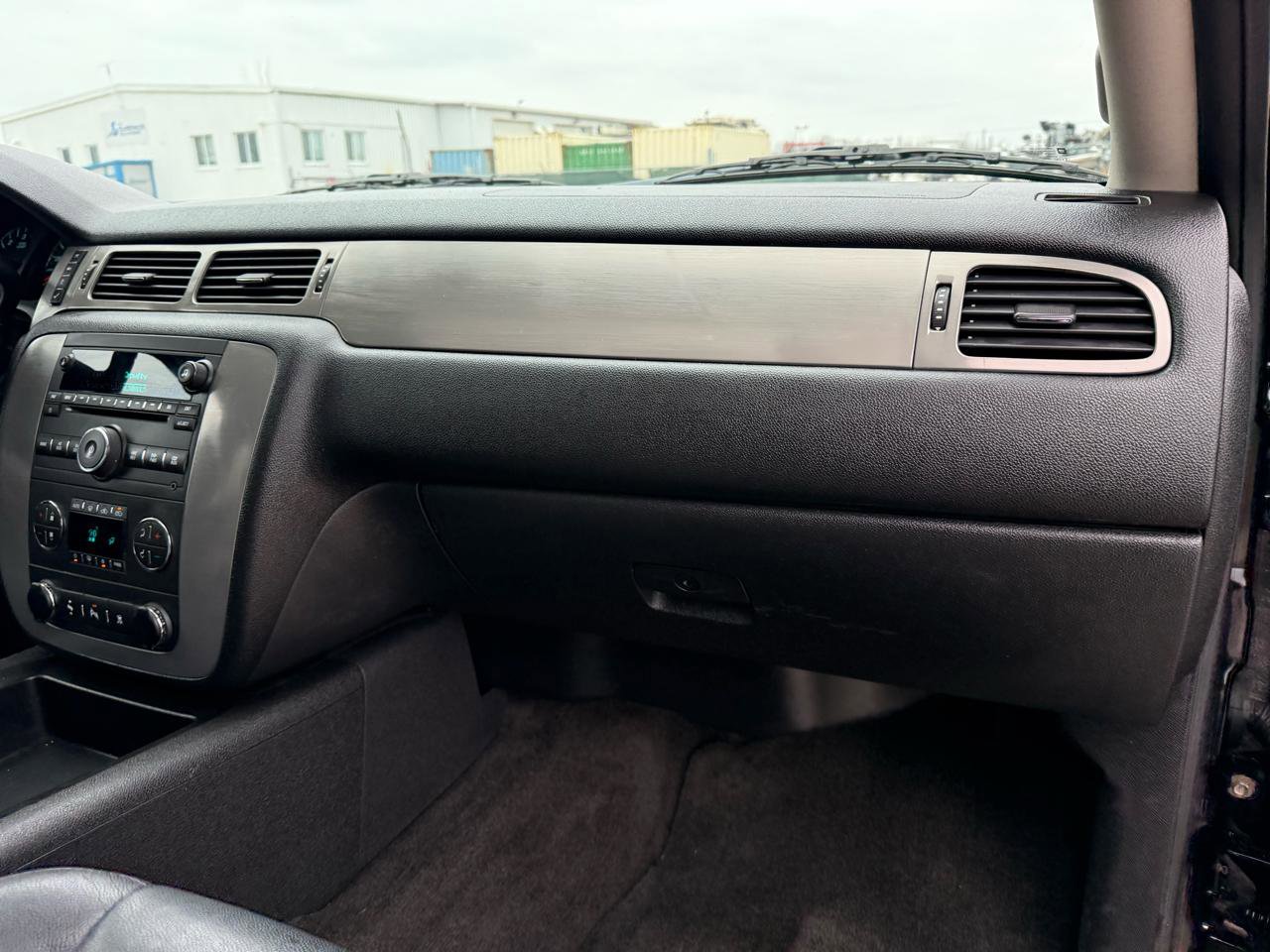 Used 2011 Chevrolet Avalanche LT w/ Luxury Package image 28