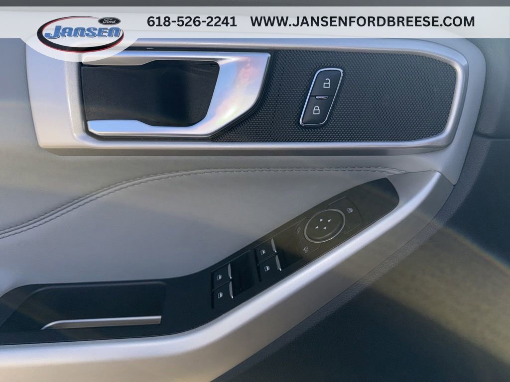 Used 2022 Ford Explorer XLT w/ Equipment Group 202A AWD/4WD image 9