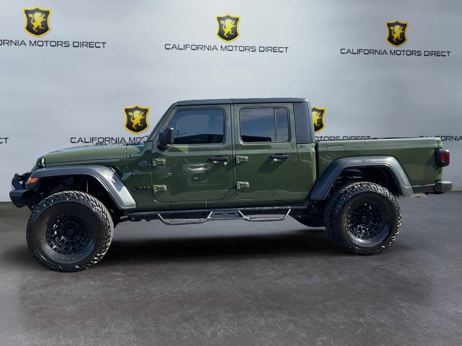Used 2023 Jeep Gladiator Sport AWD/4WD image 8