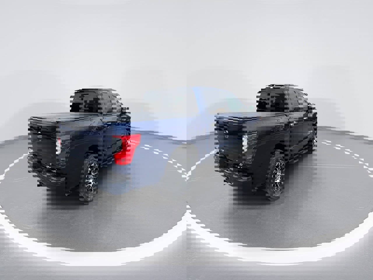 Used 2021 Nissan Titan SV w/ SV Convenience Package image 18