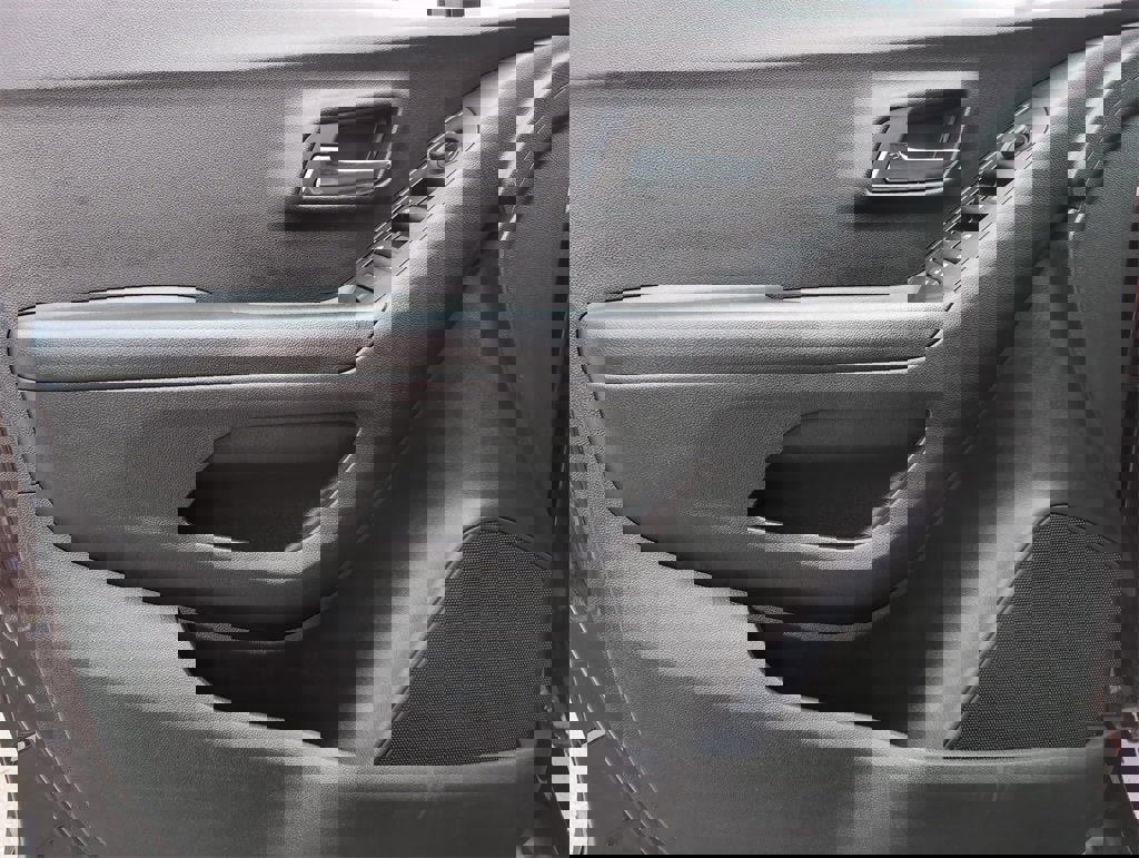 Certified 2022 Chevrolet Trax LT w/ LT Convenience Package image 11