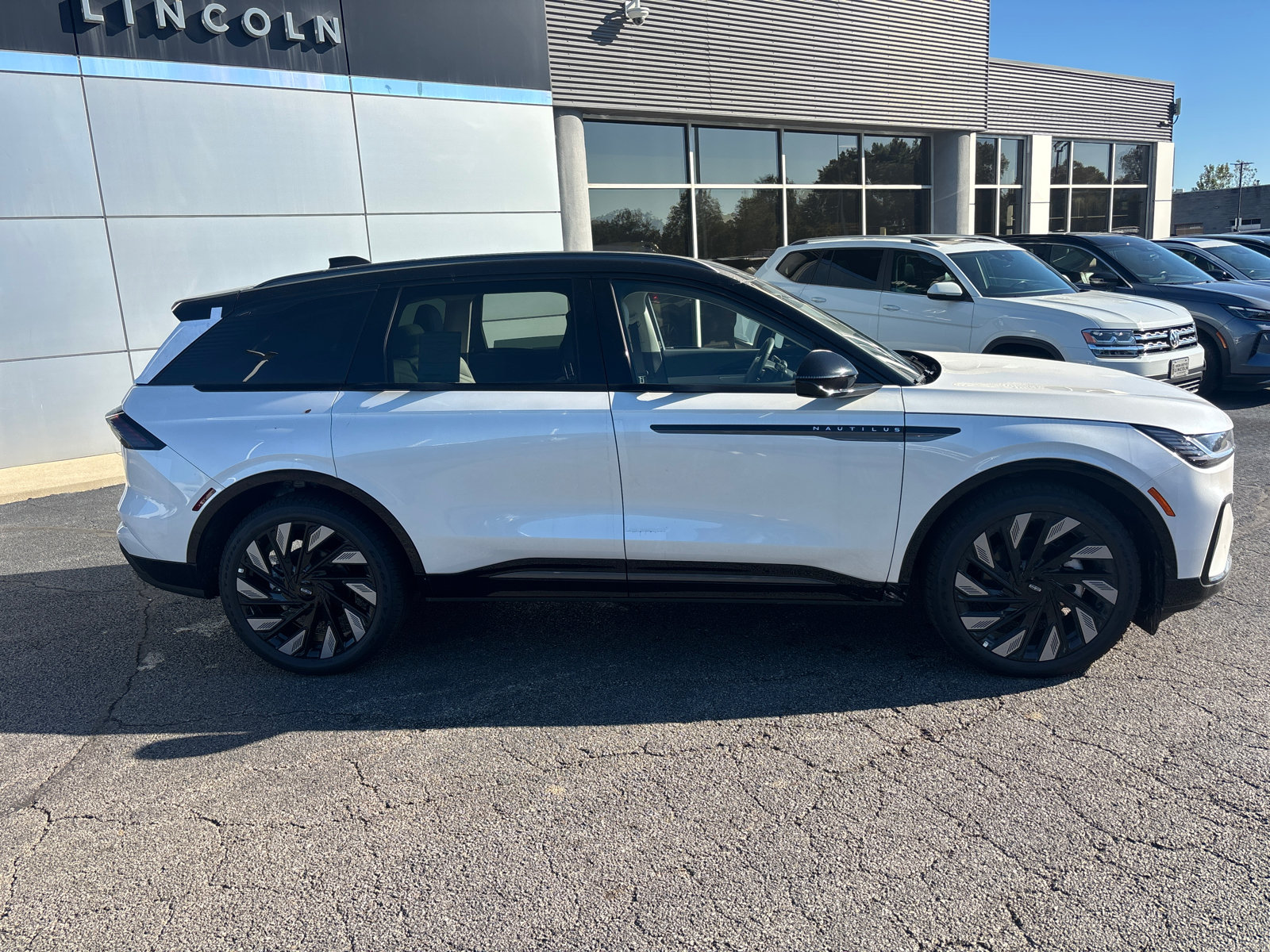New 2026 Lincoln Nautilus Reserve AWD/4WD image 8