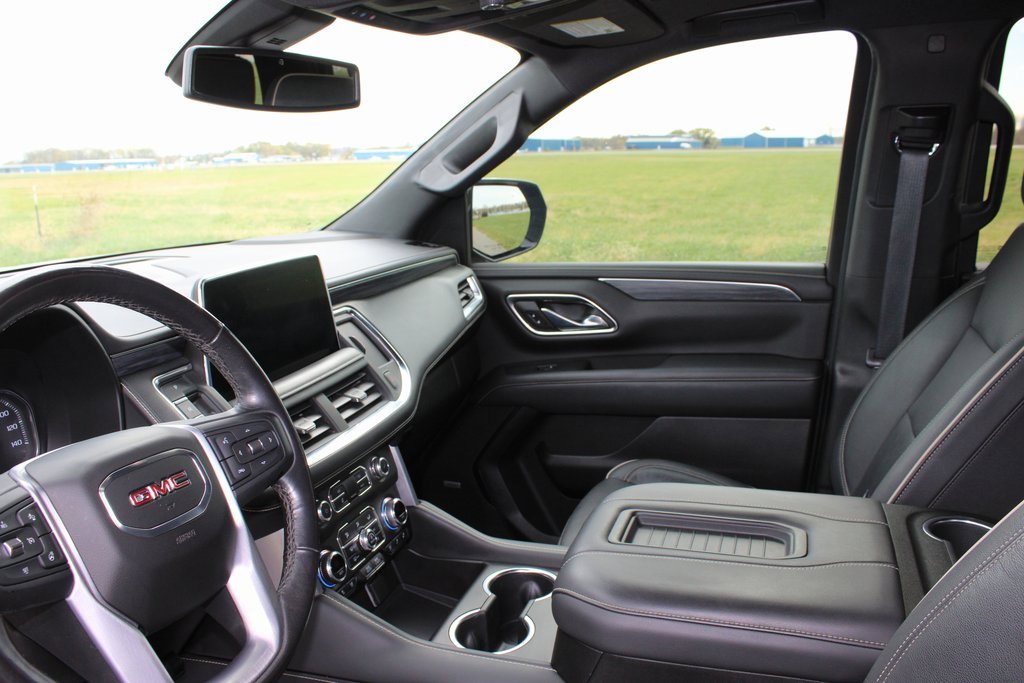 Used 2021 GMC Yukon SLT w/ SLT Premium Package image 12