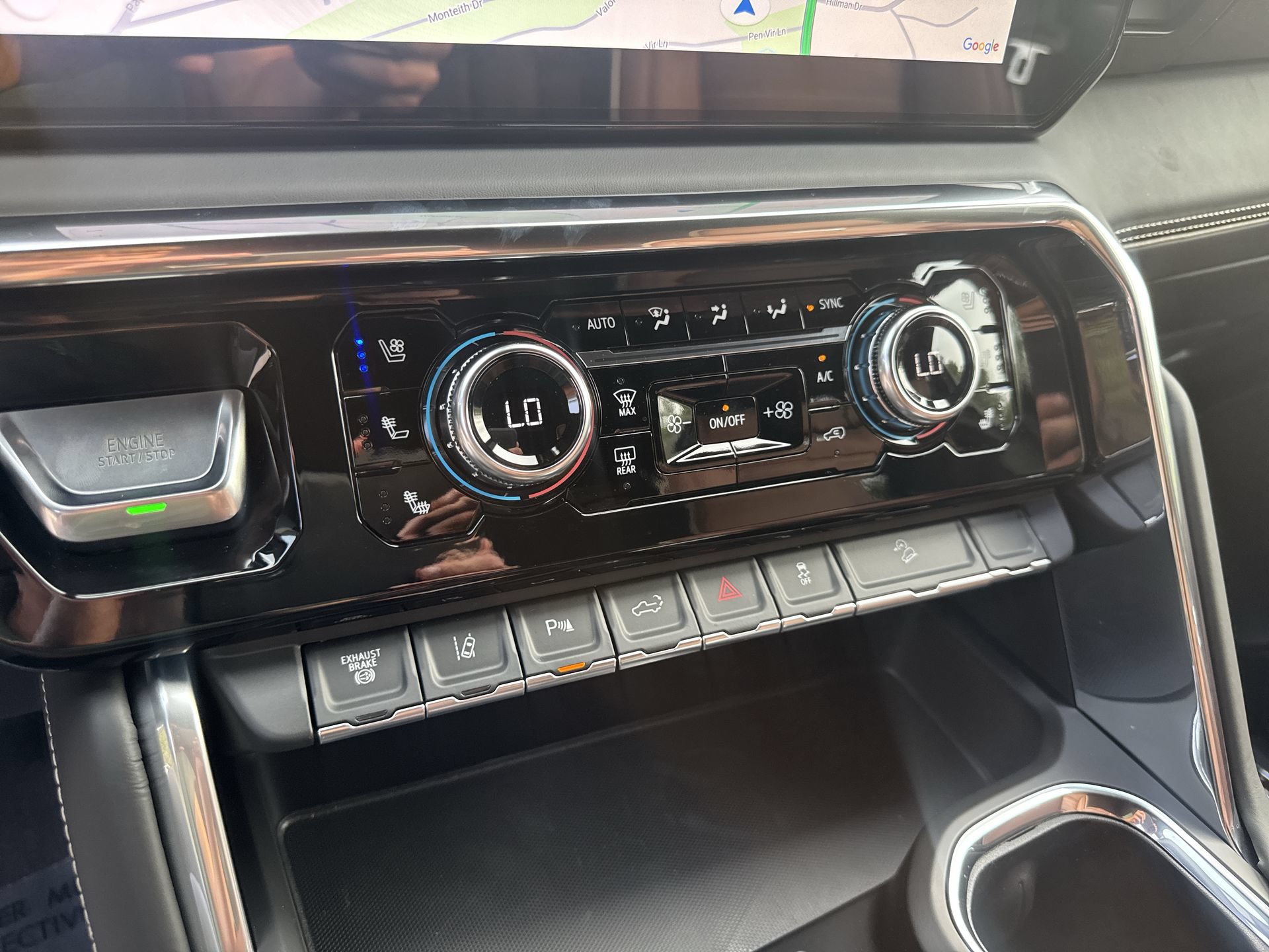 New 2026 GMC Sierra 2500 Denali Ultimate AWD/4WD image 17