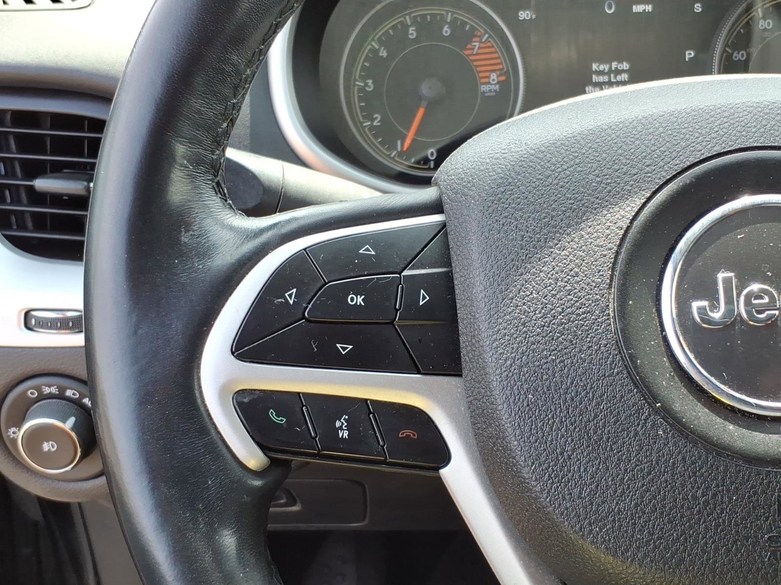 Used 2018 Jeep Cherokee Overland w/ Technology Group image 18