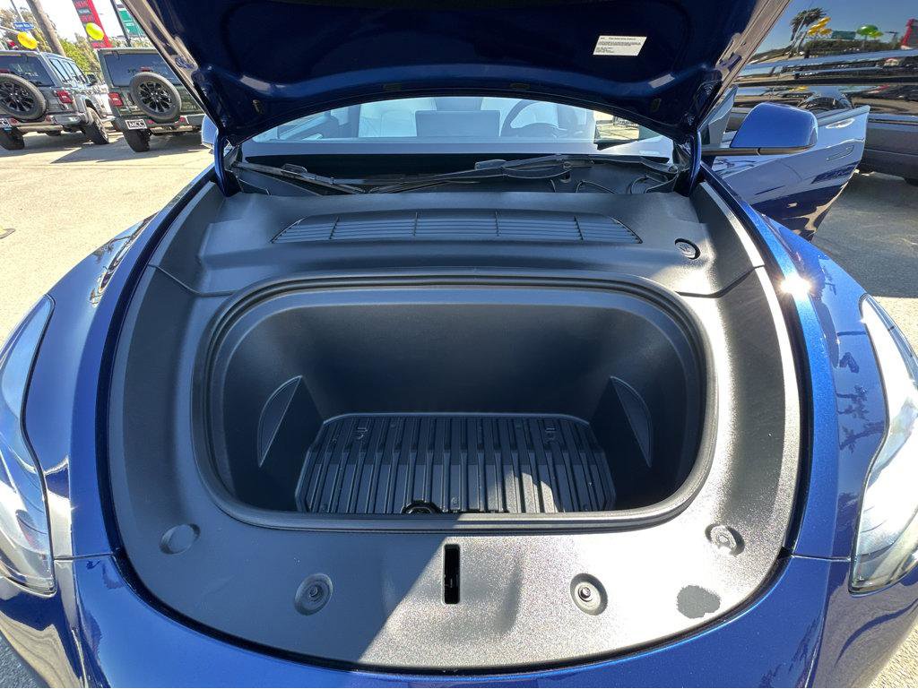 Used 2023 Tesla Model Y Long Range image 39