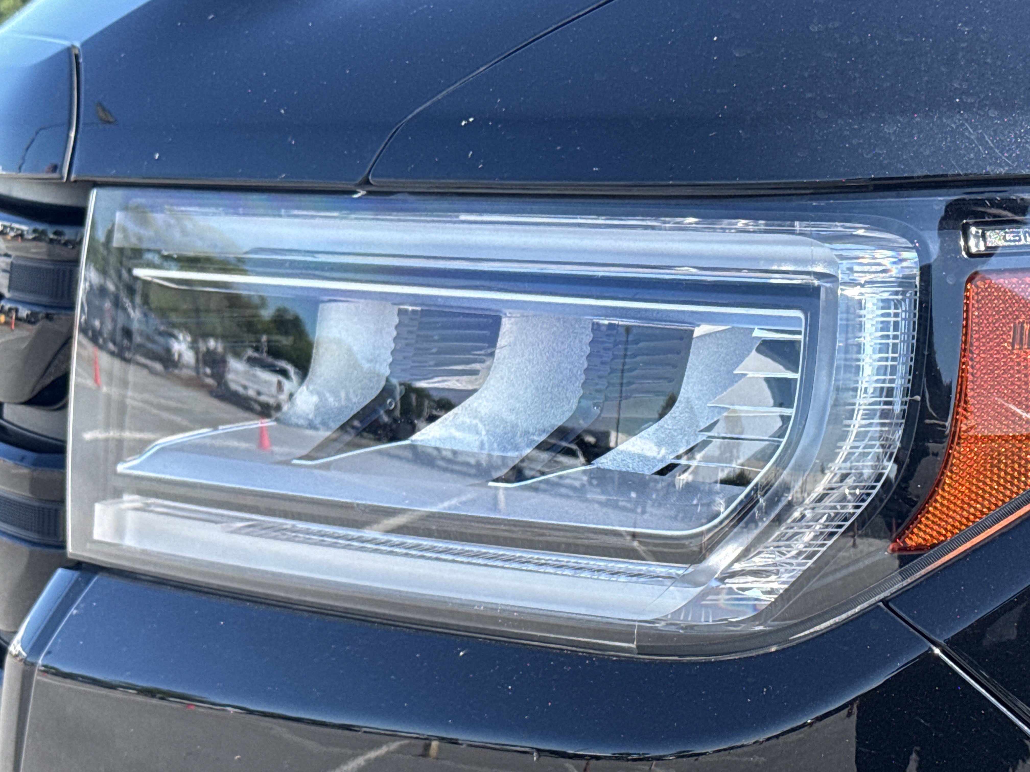 Used 2023 GMC Acadia SLE w/ Driver Convenience Package FWD image 6