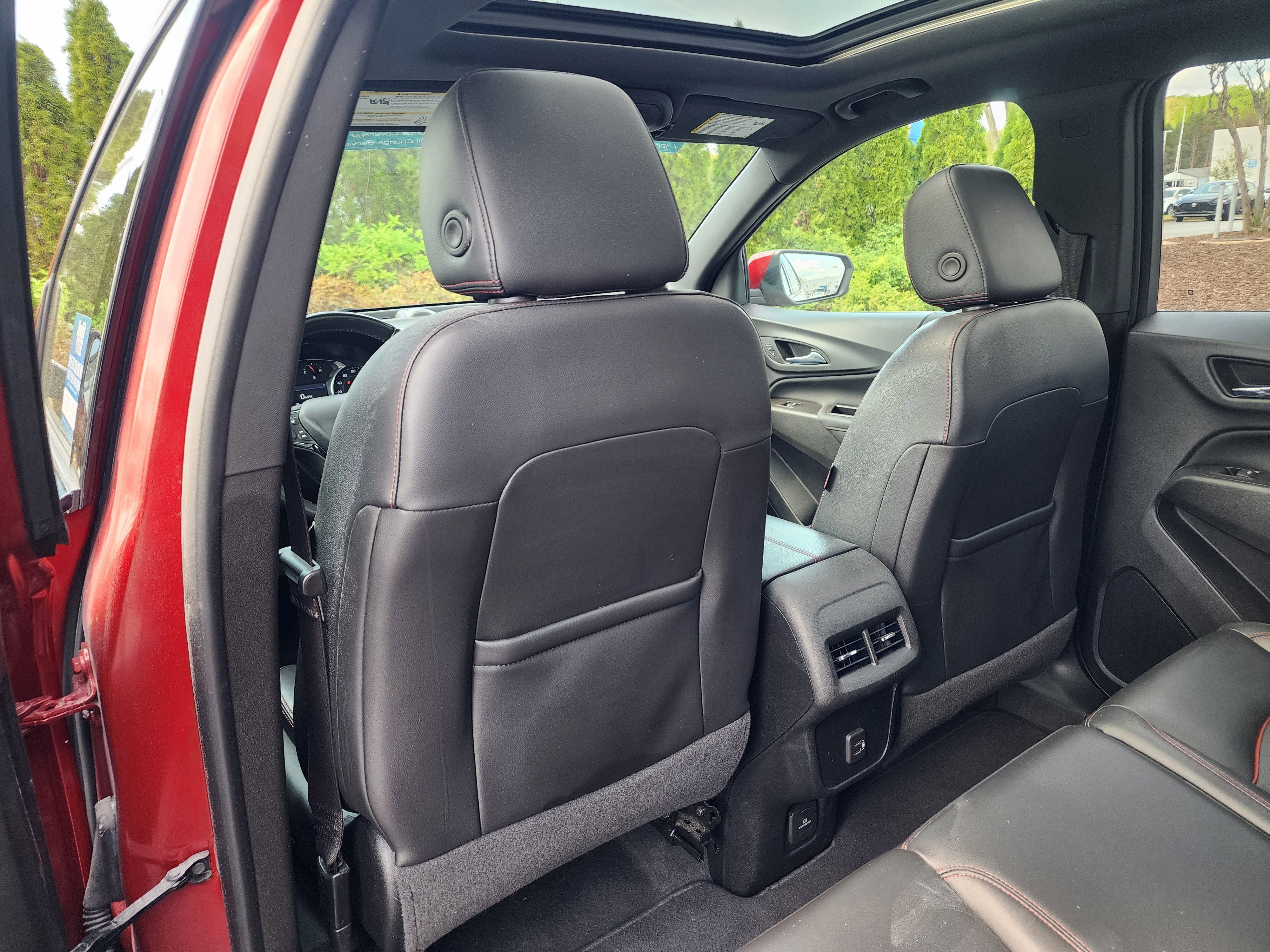 Used 2022 Chevrolet Equinox RS w/ RS Leather Package image 16