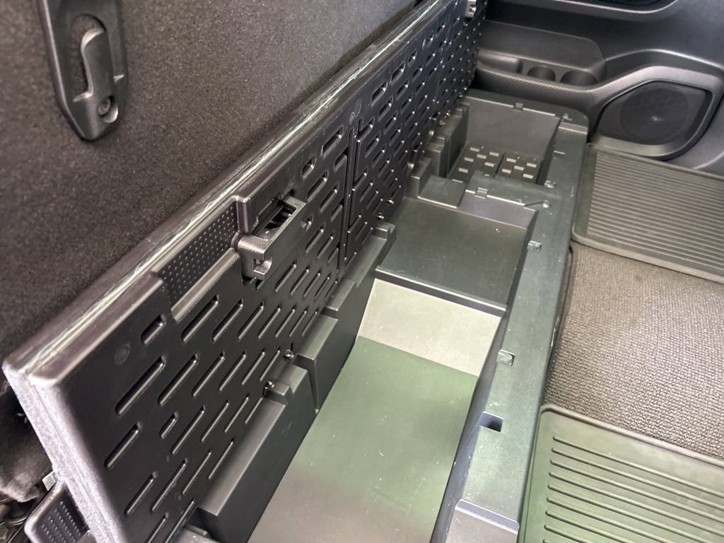 Used 2021 Nissan Titan PRO-4X w/ Pro-4x Convenience Package image 32