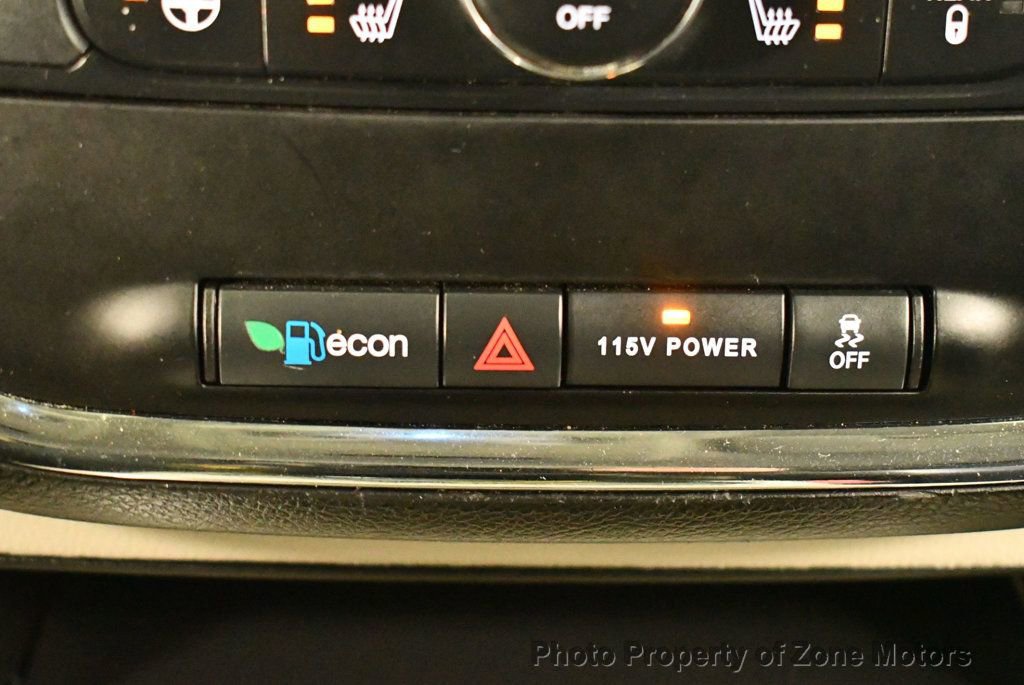 Used 2014 Chrysler Town & Country Touring-L image 41