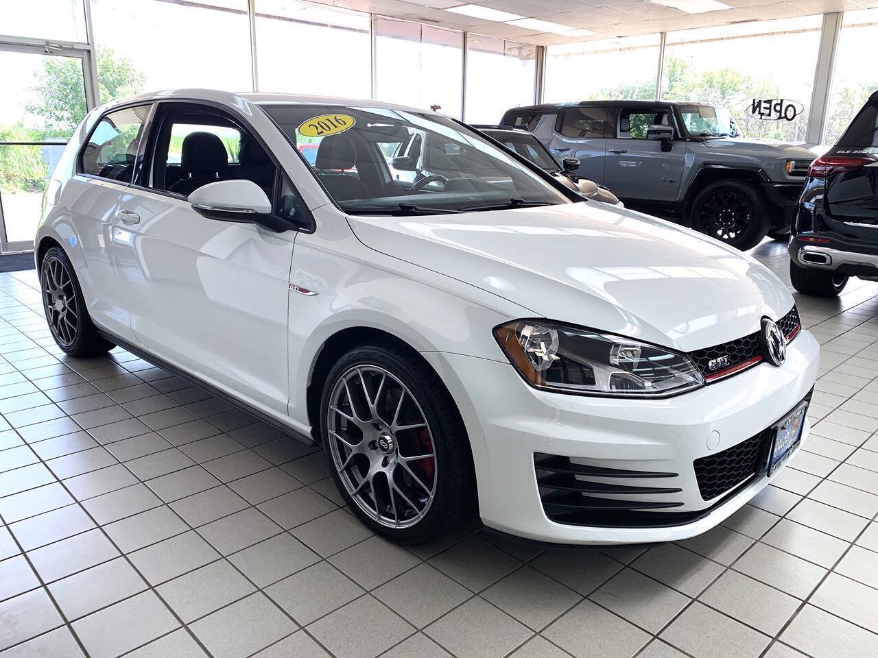 Used 2016 Volkswagen GTI S FWD image 4