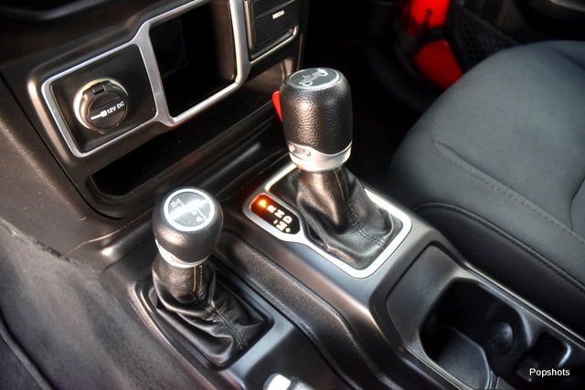 Used 2018 Jeep Wrangler Unlimited Sport image 10