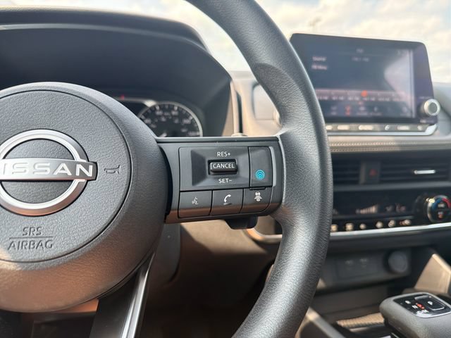 Used 2024 Nissan Rogue SV AWD/4WD image 14