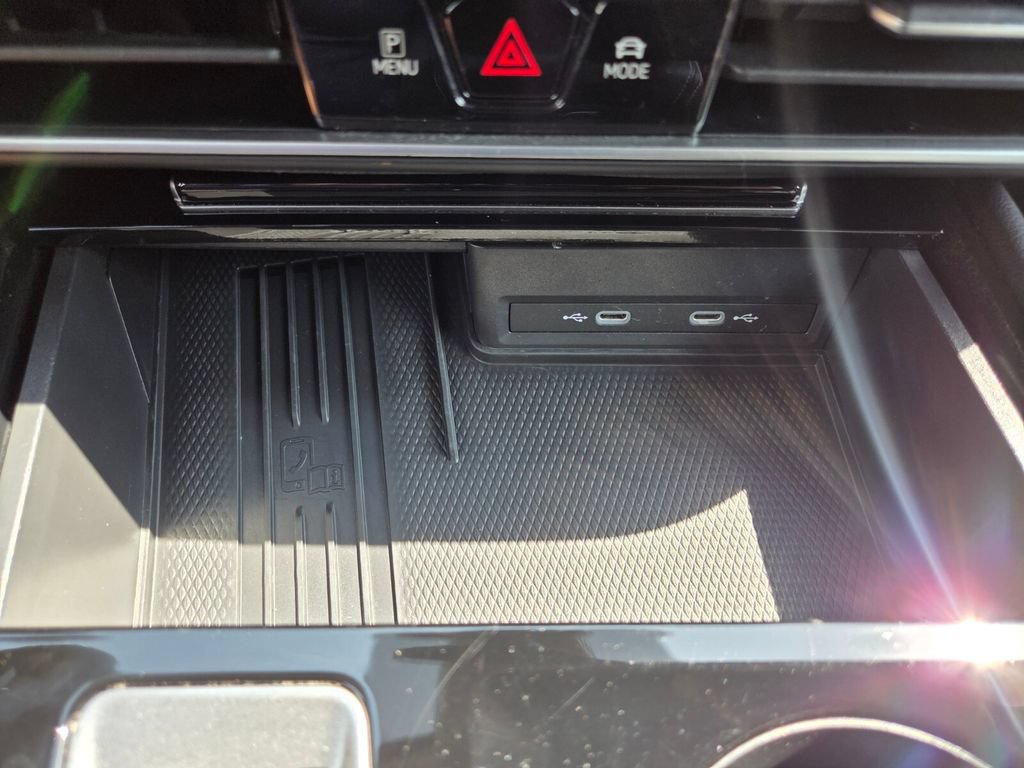 Certified 2025 Volkswagen Atlas SE FWD image 17
