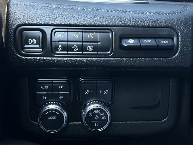 Used 2024 GMC Yukon XL Denali image 19