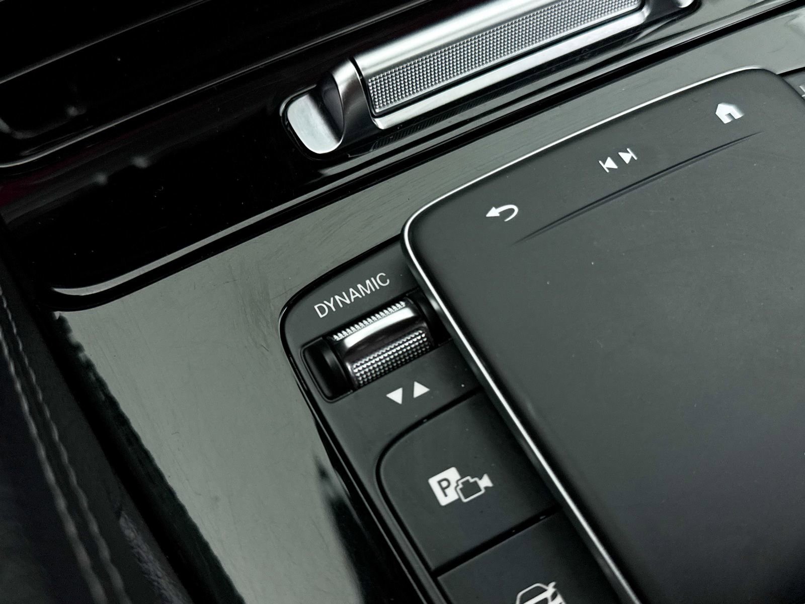 Used 2024 Mercedes-Benz GLE 350 4MATIC image 9