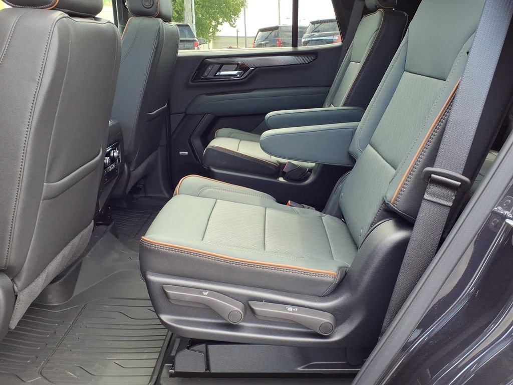 New 2026 GMC Yukon AT4 AWD/4WD image 6